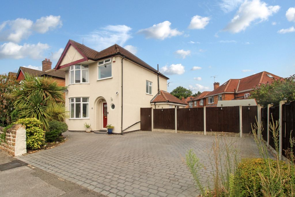 Property photo 1 of 17