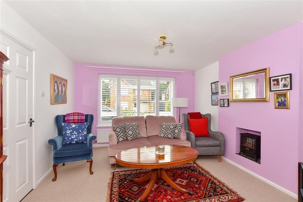 Property photo 1 of 11 Lounge
