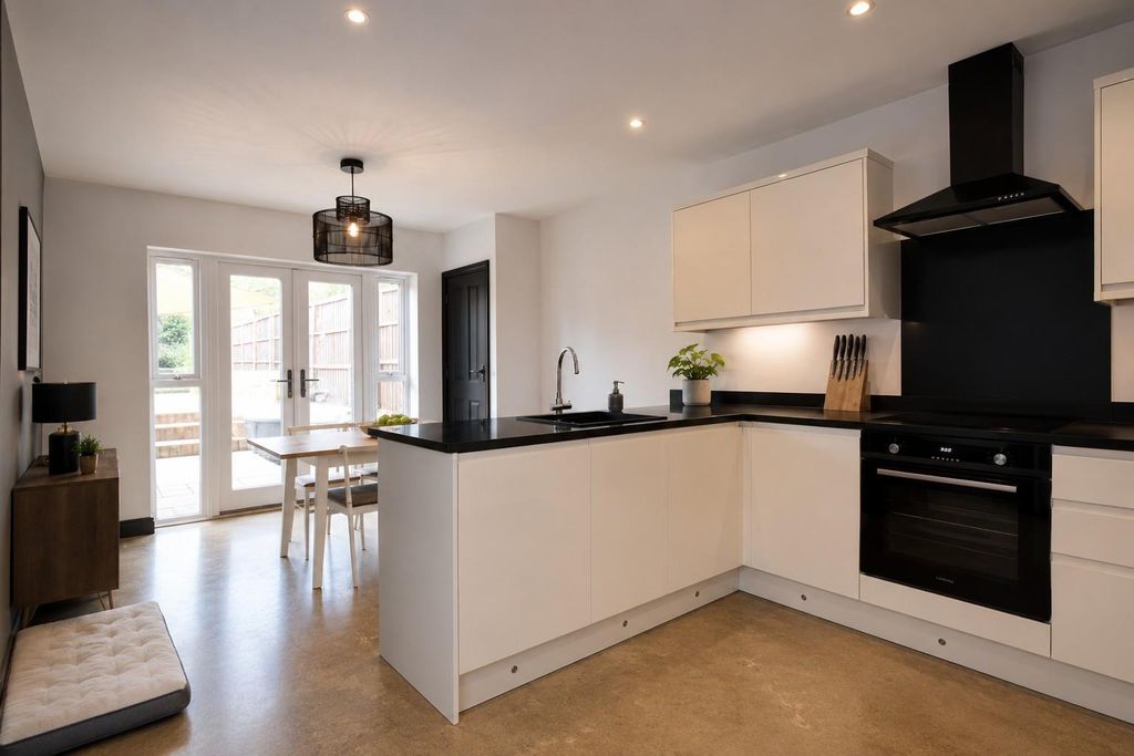 Property photo 3 of 13 Kitchen/Diner