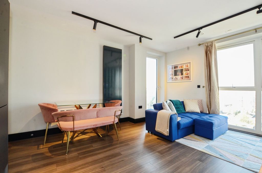 Property photo 3 of 21 3