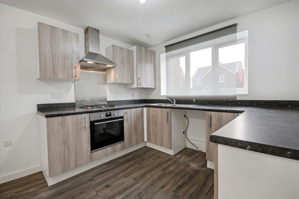 Property photo 2 of 21 Kitchen / Diner