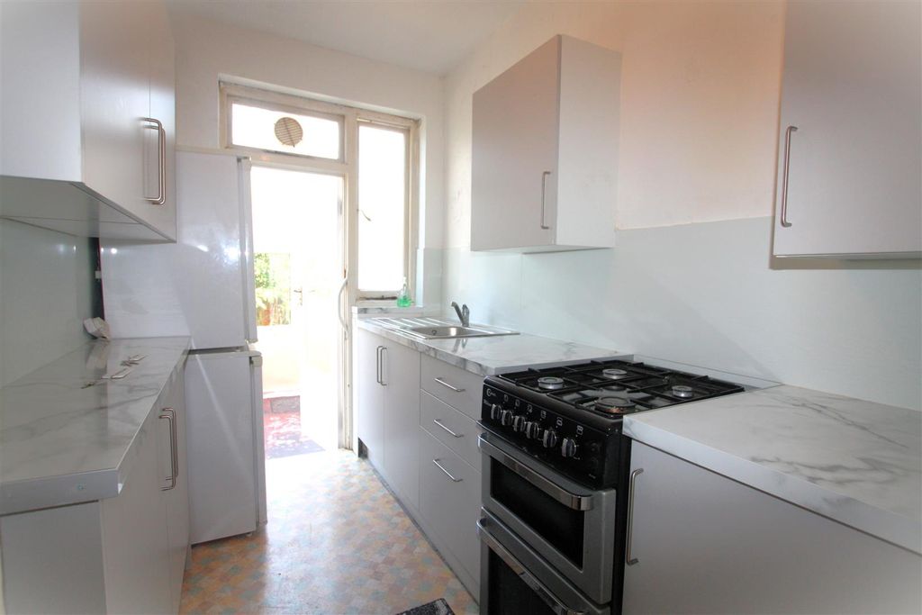 Property photo 2 of 14 Img_0009.Jpg