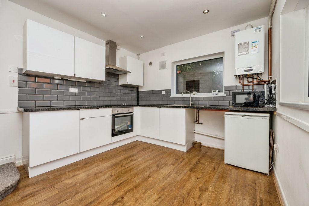 Property photo 2 of 20 Pbox-Img.Jpg