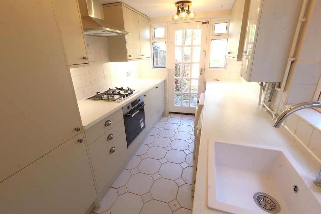 Property photo 2 of 10 Re-Fitted Kitchen