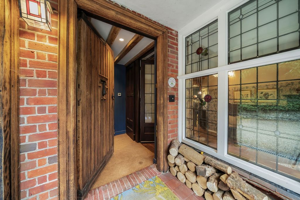 Property photo 3 of 48