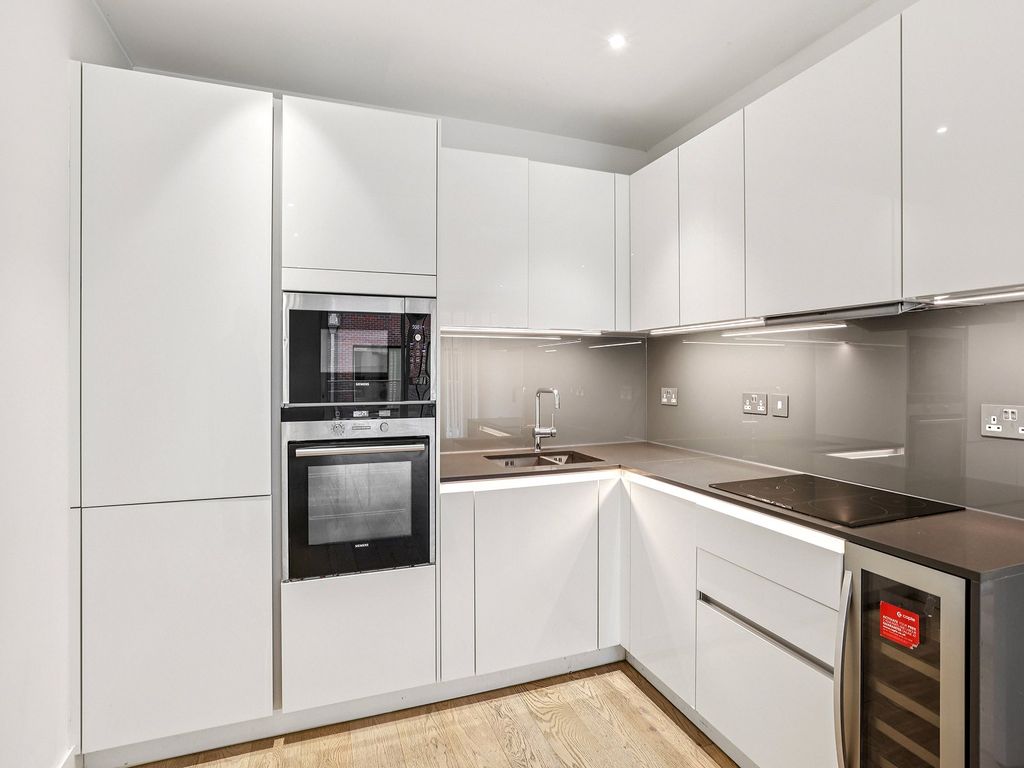 Property photo 2 of 14 Westbourne Apartment