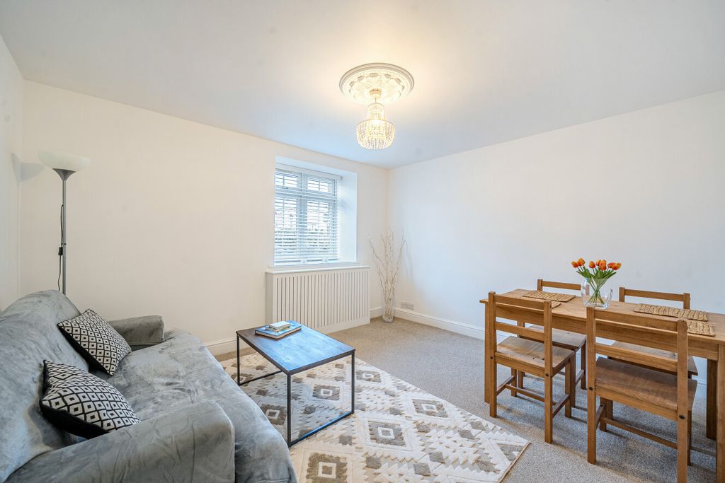 Property photo 2 of 10 1399801-3-6967Ad3...