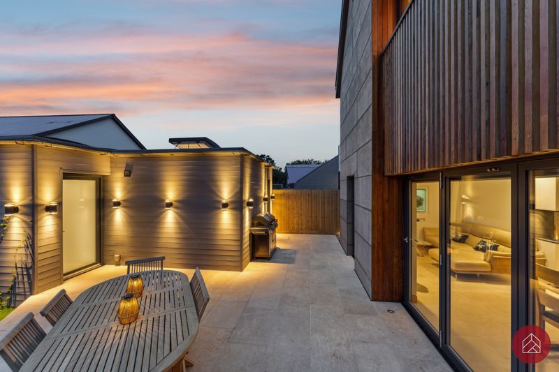 Property photo 2 of 44 Photo 37