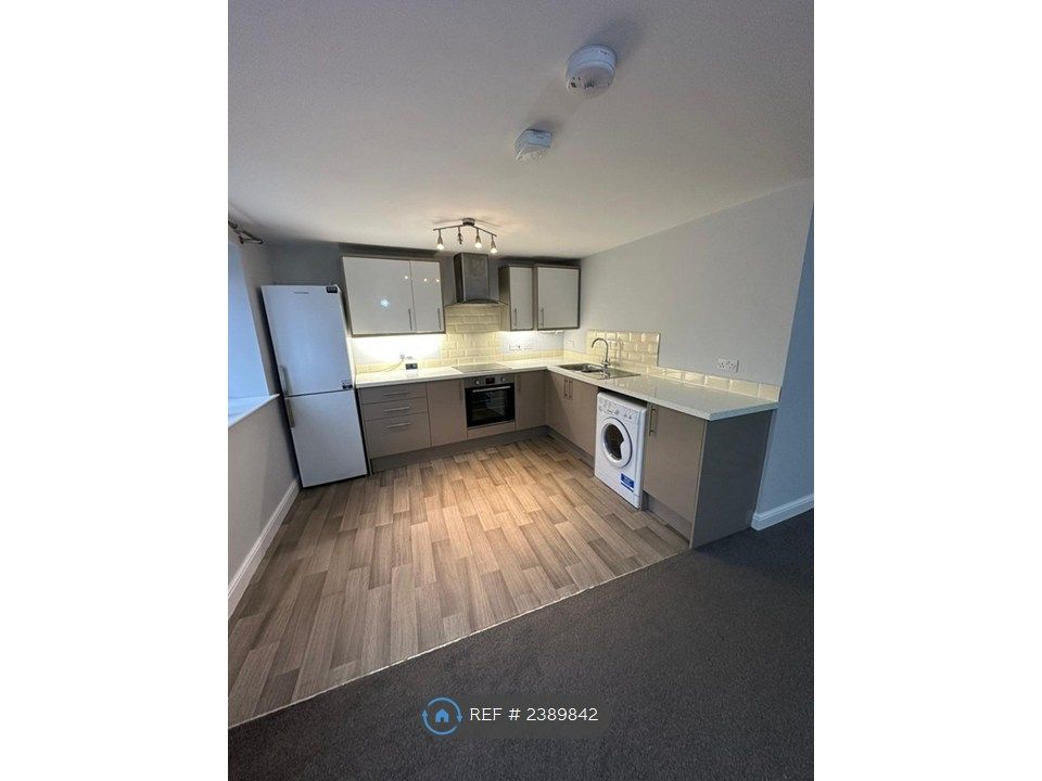 Property photo 2 of 9 Kitchen