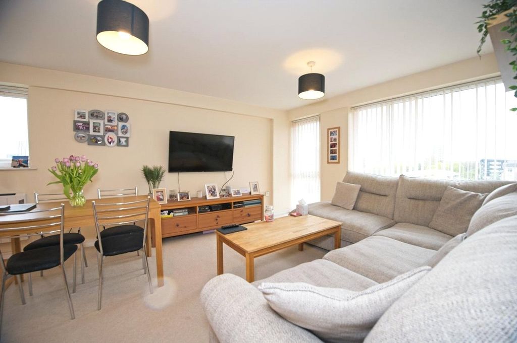 Property photo 3 of 18 Living/Dining Area