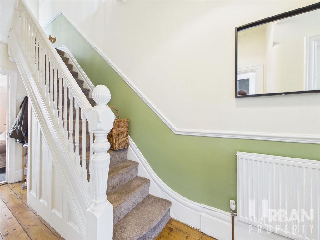 Property photo 2 of 17 Cam03038G0-Pr0237-Still011.Jpg