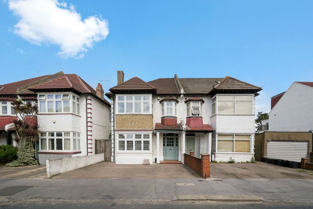 Property photo 1 of 18
