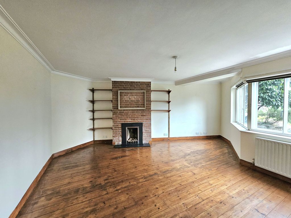 Property photo 2 of 24