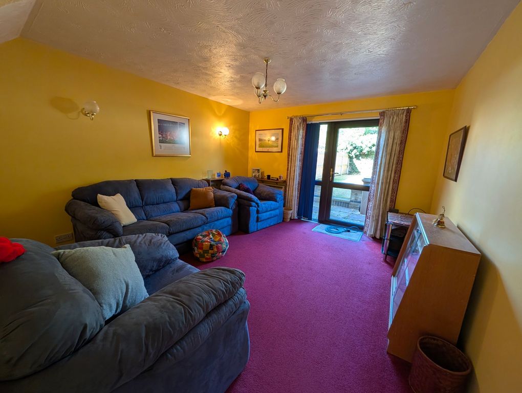Property photo 2 of 11
