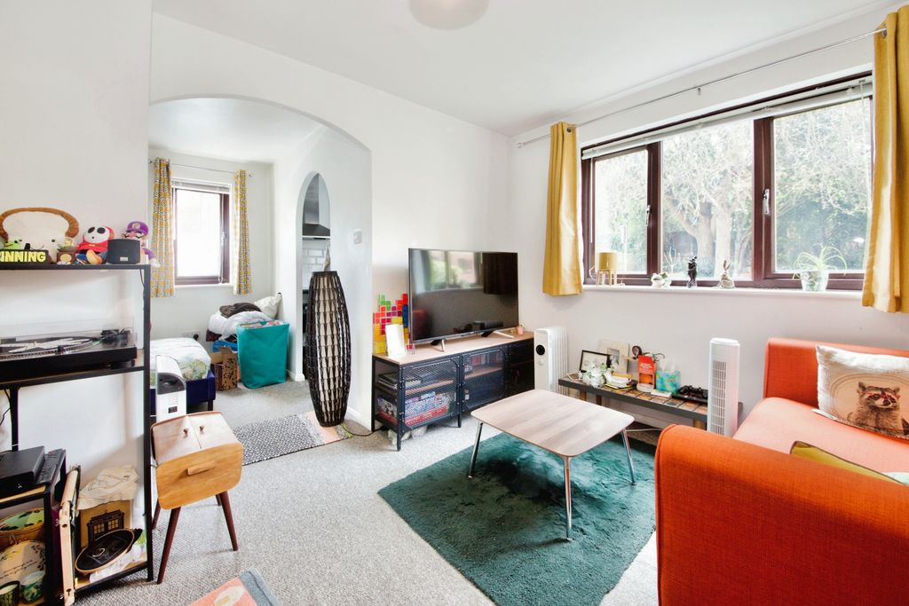 Property photo 2 of 11 2