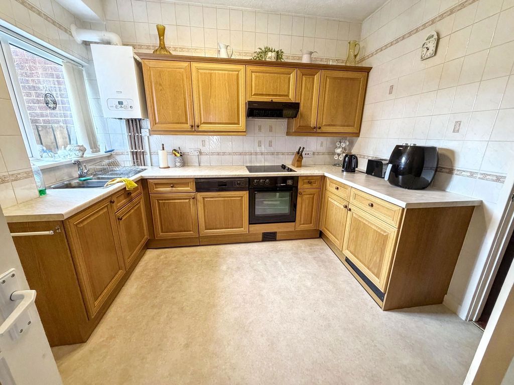 Property photo 3 of 14