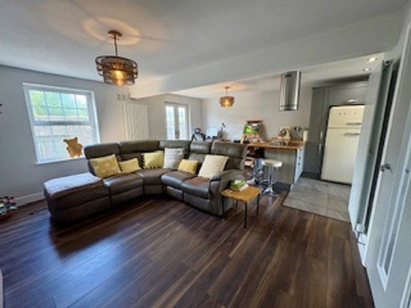 Property photo 2 of 14 Sitting Room