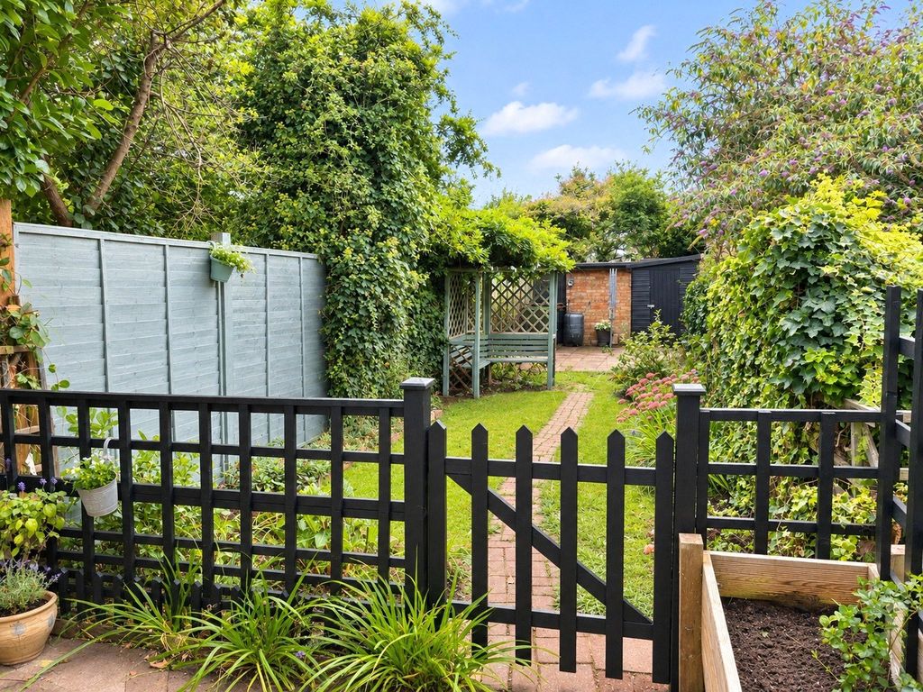 Property photo 3 of 16 Garden