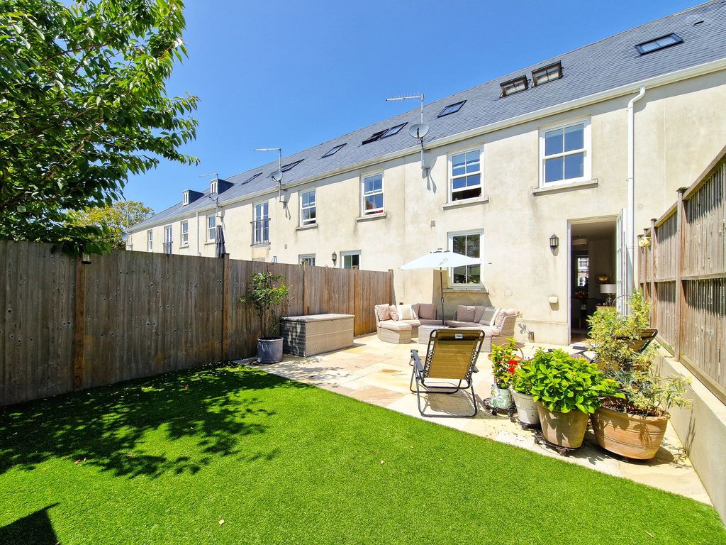 Property photo 1 of 43