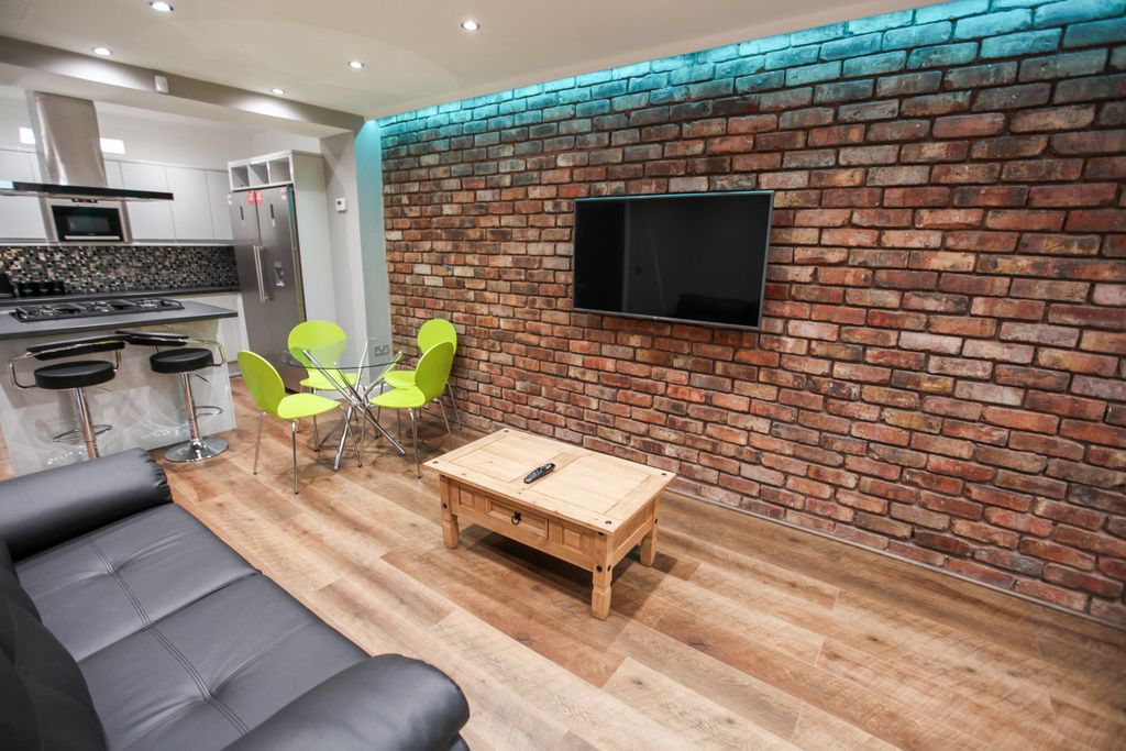 Property photo 1 of 10 1-02