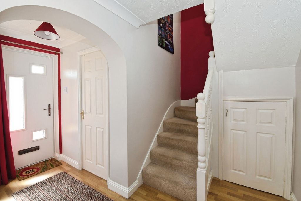 Property photo 2 of 17 Photo