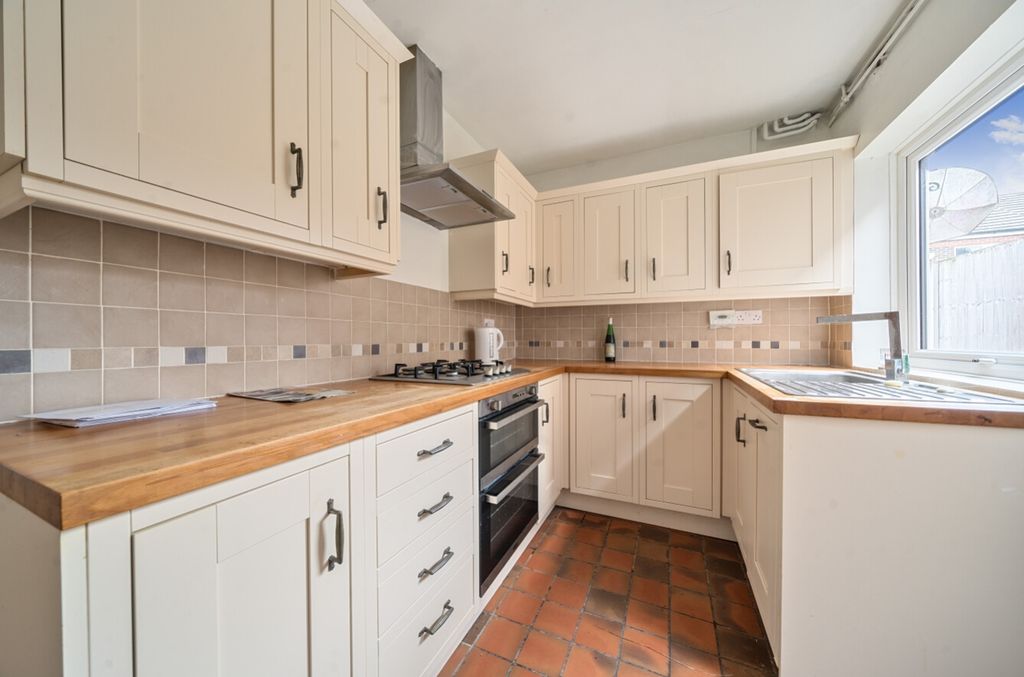 Property photo 2 of 10 1361497-5-68De7Bb3cc2E4