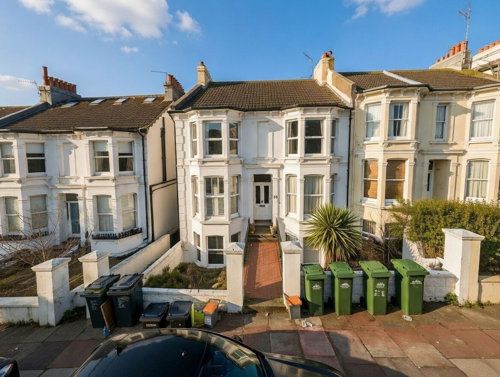 Property photo 1 of 7