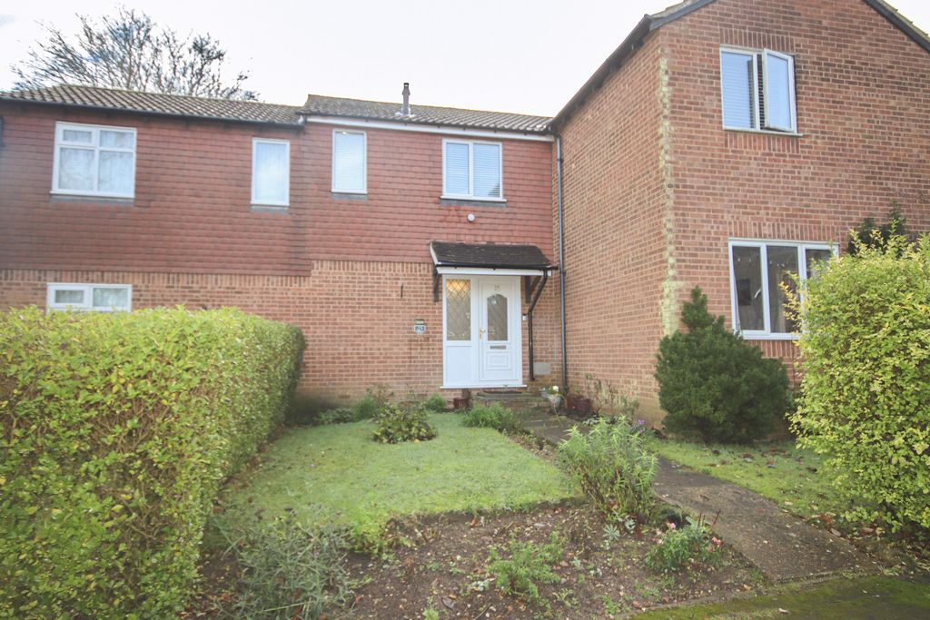 Property photo 1 of 9 1 Bed Terraced House For Sale Woodbury Road, Walderslade Me5
