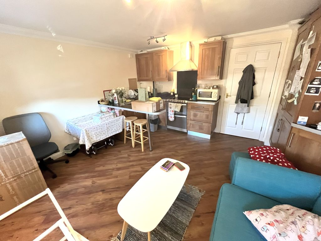 Property photo 3 of 6