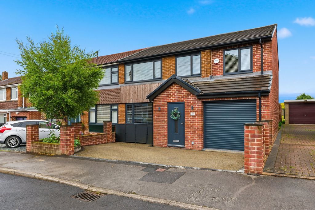 Property photo 1 of 48
