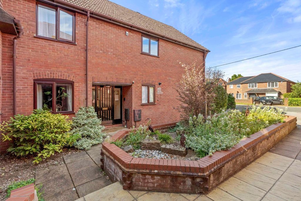 Property photo 2 of 8