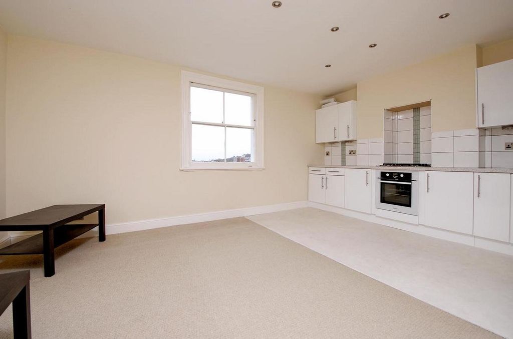 Property photo 1 of 6 Picture No. 14