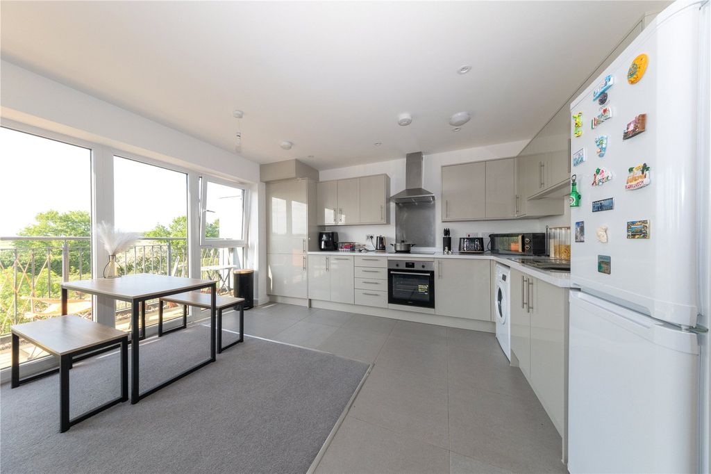 Property photo 1 of 17 Kitchen Diner