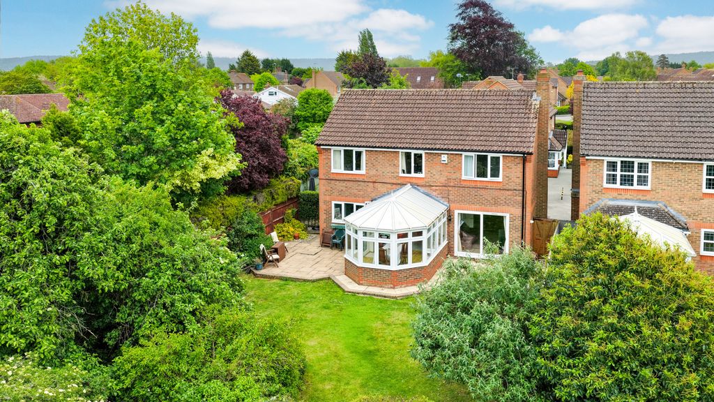 Property photo 2 of 27