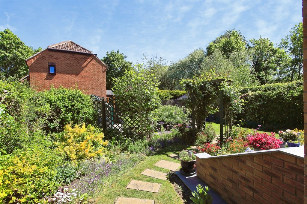 Property photo 2 of 19
