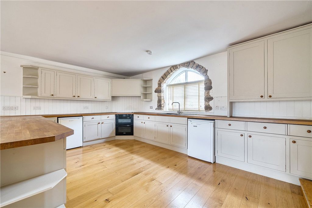 Property photo 2 of 19 Picture No. 04