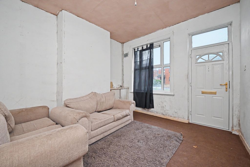Property photo 3 of 18 10 Hospital Street, Walsall, West Midlands, Ws2 8Jp