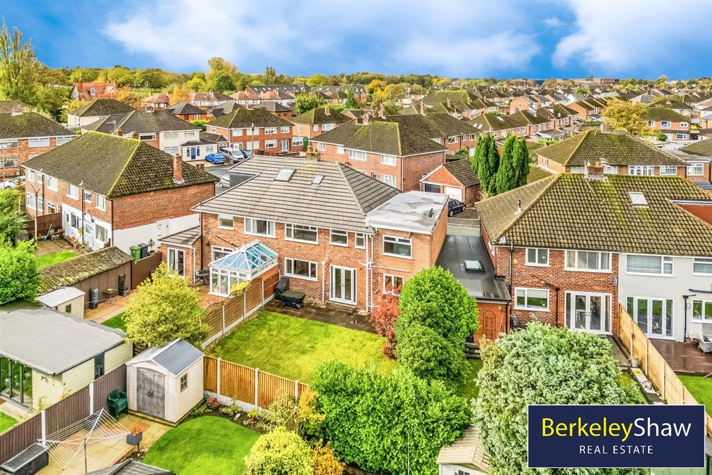 Property photo 2 of 32 68Eed576-C-4346-A359-F03D591Be194-9020-0000014Aca2