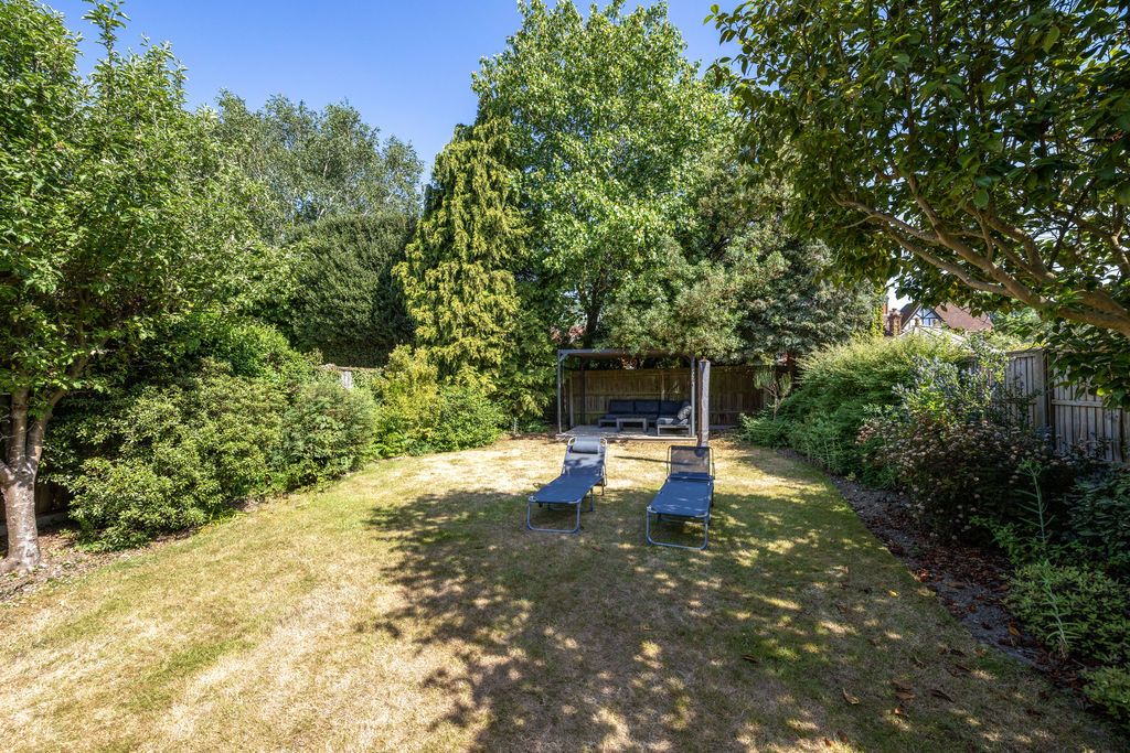 Property photo 2 of 17 Garden