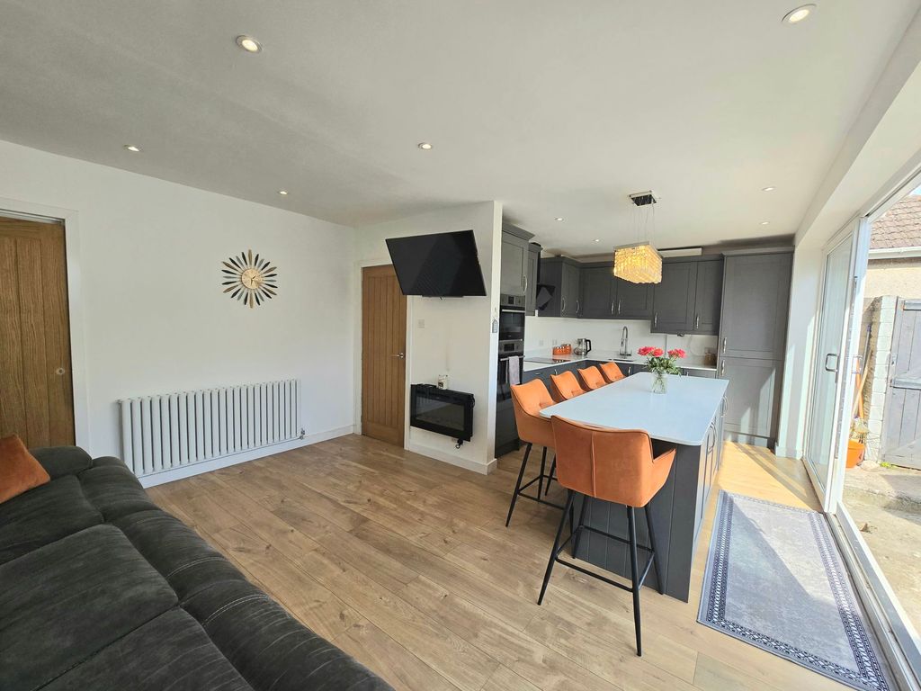 Property photo 2 of 32 Opne Plan Kitchen/Living