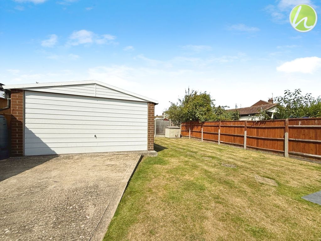 Property photo 2 of 25