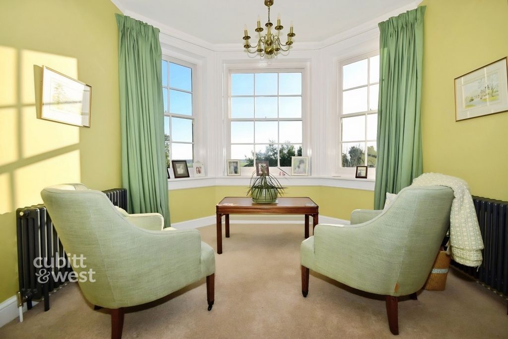 Property photo 3 of 16 5Ea6c87F-7