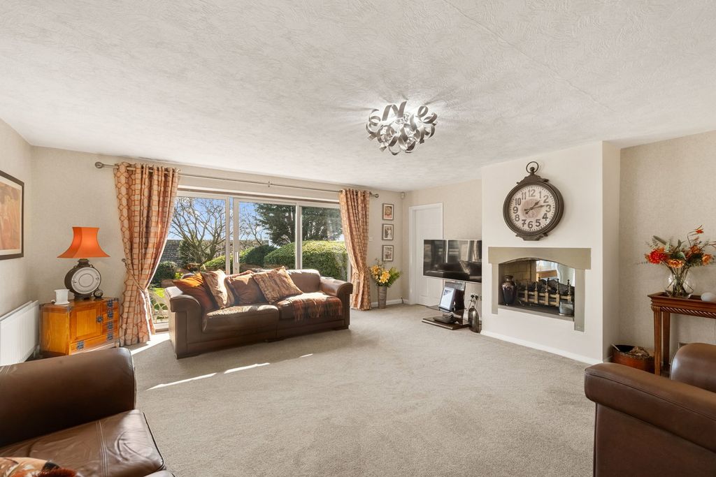 Property photo 3 of 19