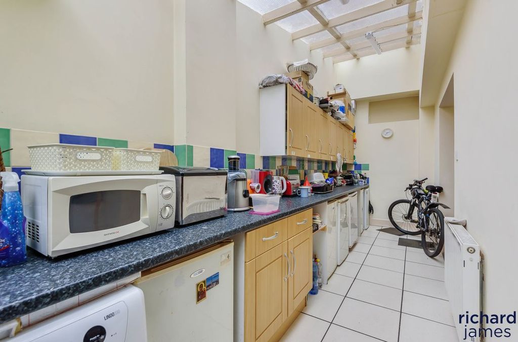 Property photo 3 of 19 0437B5A6-B661-482...
