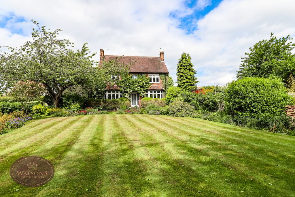 Property photo 2 of 43