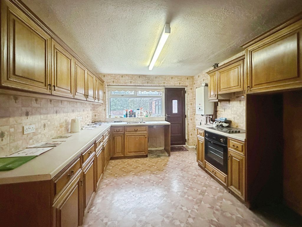 Property photo 3 of 17 Photo 9