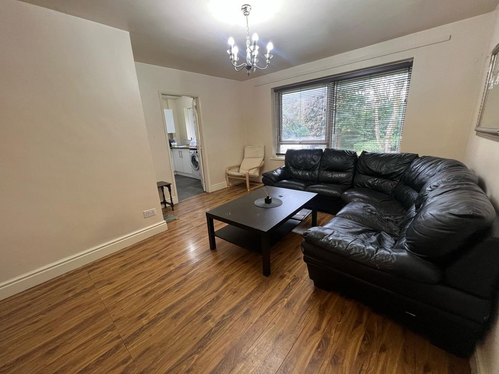Property photo 2 of 7 Image