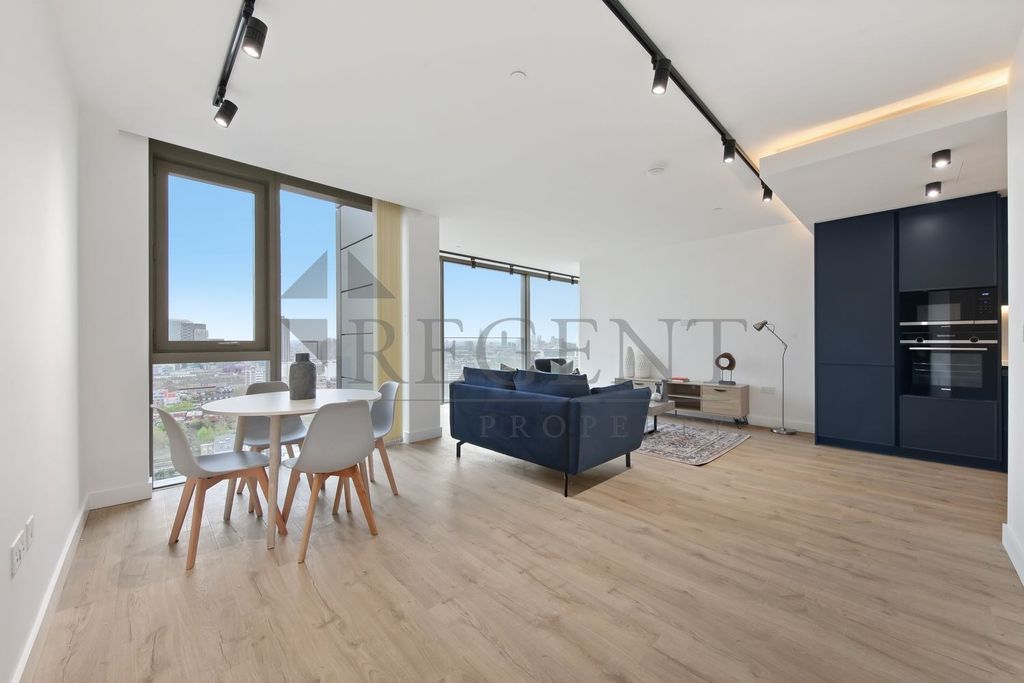 Property photo 3 of 16 Open Plan