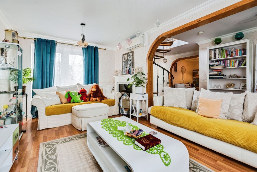 Property photo 3 of 17