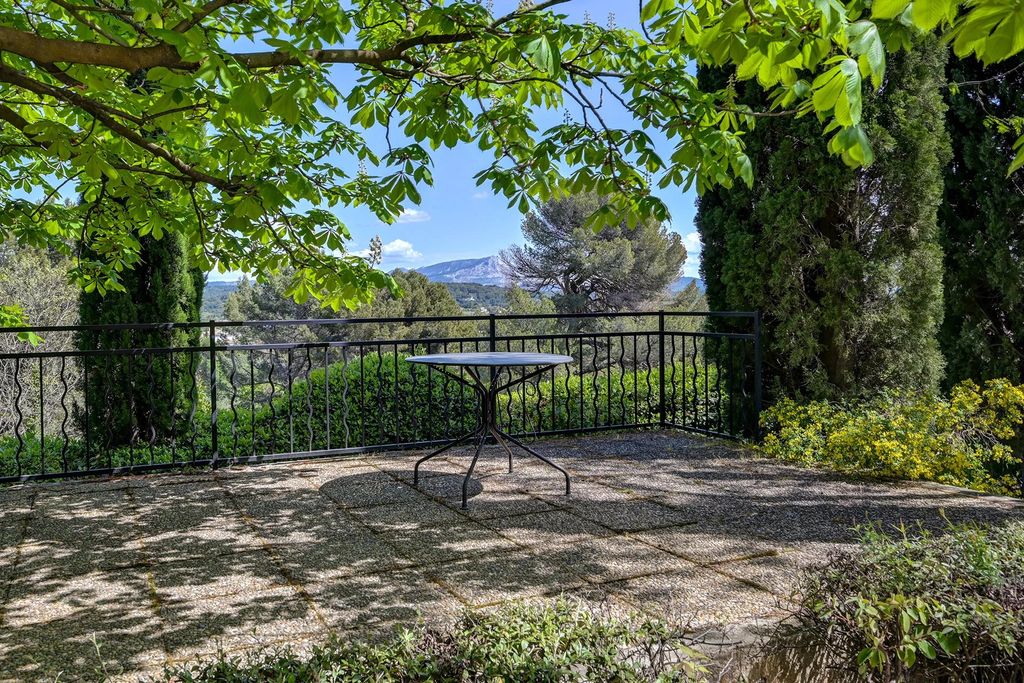 Property photo 3 of 28